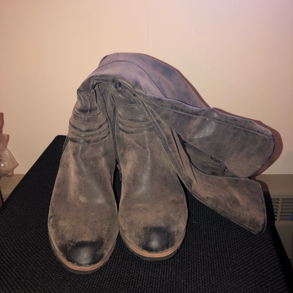 Heeled Grey Boots